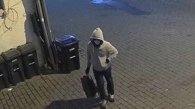 FBIが2021年の議会襲撃事件の前日に爆弾を設置した容疑者を逮捕　議会襲撃事件めぐる陰謀論の根拠にも