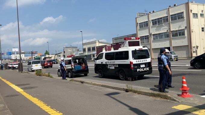 【詳報】「前の方が全部潰れていた…」青森市の国道7号で車3台が関係する事故　朝の通勤時間帯に発生で一時渋滞が発生　消防が車の「油漏れ」に対応のため出動|TBS NEWS DIG