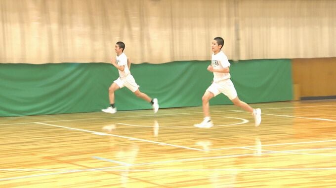 全国屈指のバスケ強豪校・福岡第一高校　牽引するのは２年生の双子「宮本ツインズ」　|　福岡のニュース｜RKB NEWS｜RKB毎日放送