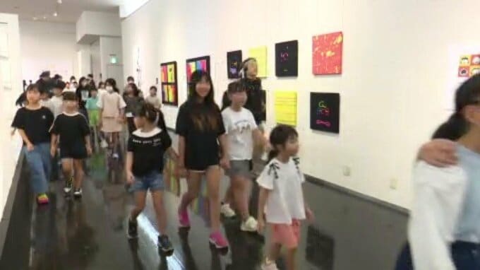 タオル美術館で「スヌーピーしあわせつむぐ展」始まる 愛媛県・今治市　|　愛媛のニュース - Nスタえひめ｜あいテレビは6チャンネル