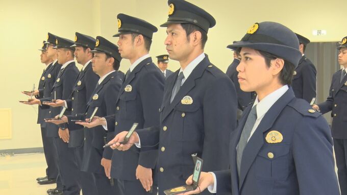 きょうから師走　県警が冬服の制服に衣替え　「引き続き気を引き締めたい」警察官ら意気込む　|　沖縄のニュース｜RBC 琉球放送