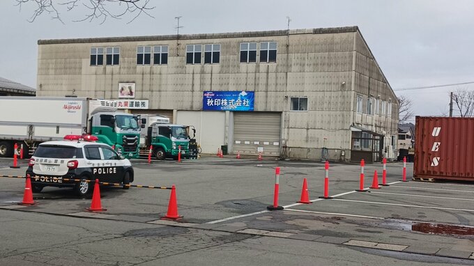 秋田市の中央卸売市場の倉庫にクマ居座りか　従業員は避難　クマがいるかも含めて状況を注視|TBS NEWS DIG