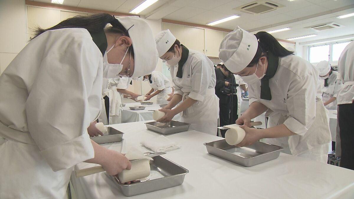最長3メートル超え！高校で「桂むき大会」　調理科の1年生が腕前競う　大分