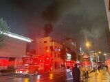 「ビルの屋上から黒い煙が見える」長野市中心部でビル火災 通りかかった人から通報 80代男性と70代女性を病院に搬送 焼き肉店の排気ダクトが焼けたか|TBS NEWS DIG