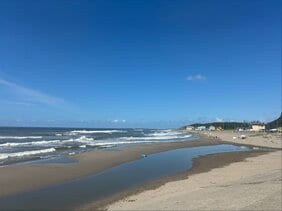 「子ども2人が乗ったゴムボートが流されている」新潟・西蒲区の角田浜海水浴場で水難事故　10代くらいの女性と小学生くらいの男児が意識不明|TBS NEWS DIG