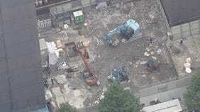 東京・中央区の工事現場で50代男性の首に鉄筋が刺さる　男性は心肺停止の状態か|TBS NEWS DIG