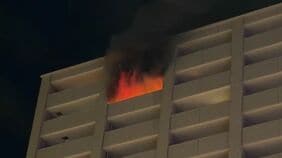 【速報】岡山市北区蕃山町のマンションで火災　消火活動中|TBS NEWS DIG