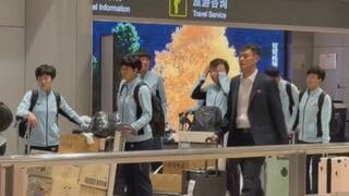 北朝鮮の女子サッカーチームが韓国へ　経由地の北京に到着　インスタントラーメン運ぶ選手も| TBS CROSS DIG with Bloomberg