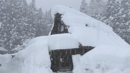 平年の2倍超 積雪2メートル59センチ「何年に1回の