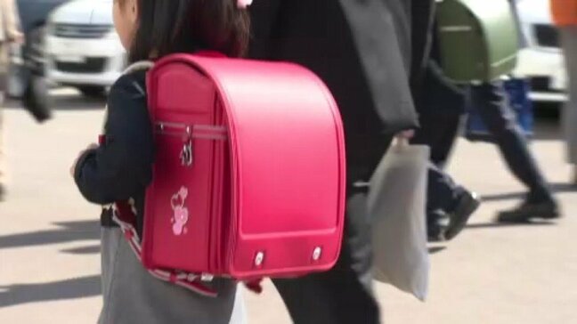 ピカピカのランドセルで初登校！ 愛媛県の公立小学校207校で入学式|TBS NEWS DIG