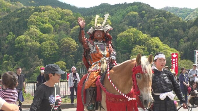 武田家終焉の地で「武田勝頼公まつり」　戦の必勝を祈願する「三献の儀」を再現　山梨・甲州市　|　山梨のニュース | ＵＴＹテレビ山梨