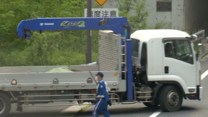 なぜ？「ブタが道路上を歩いている」八戸南環状道路にブタが立ち入り一部区間で上下線が一時通行止め　青森県　|　青森のニュース│ATV NEWS│青森テレビ