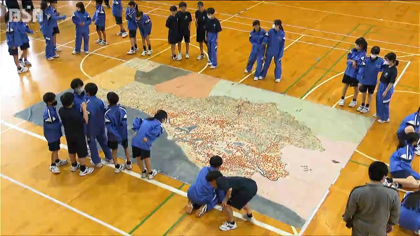 サムネイル_「地図を見ることは地元に根ざした歴史を学ぶこと」日本最大級の越後国絵図から知るコメどころへの変化　新潟県新発田市