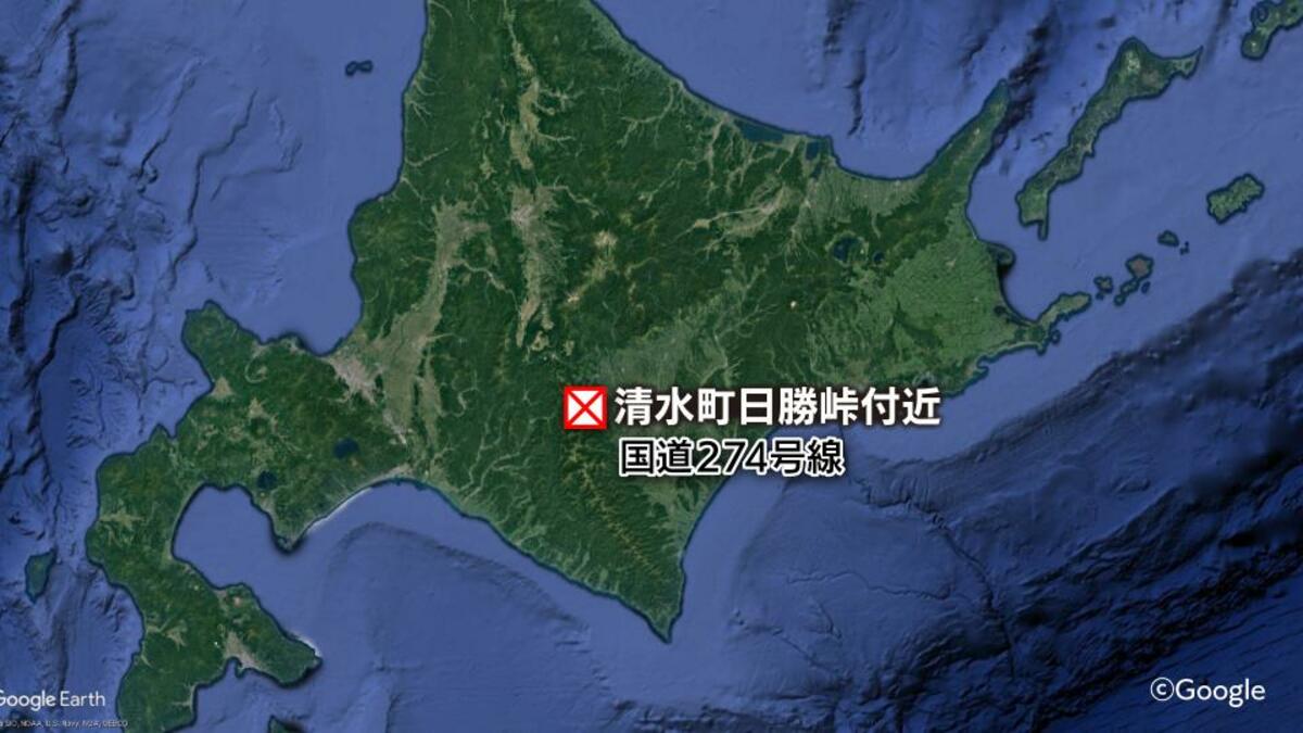 1000㏄超級の大型バイクがガードレールに衝突 40代くらいの男性が意識
