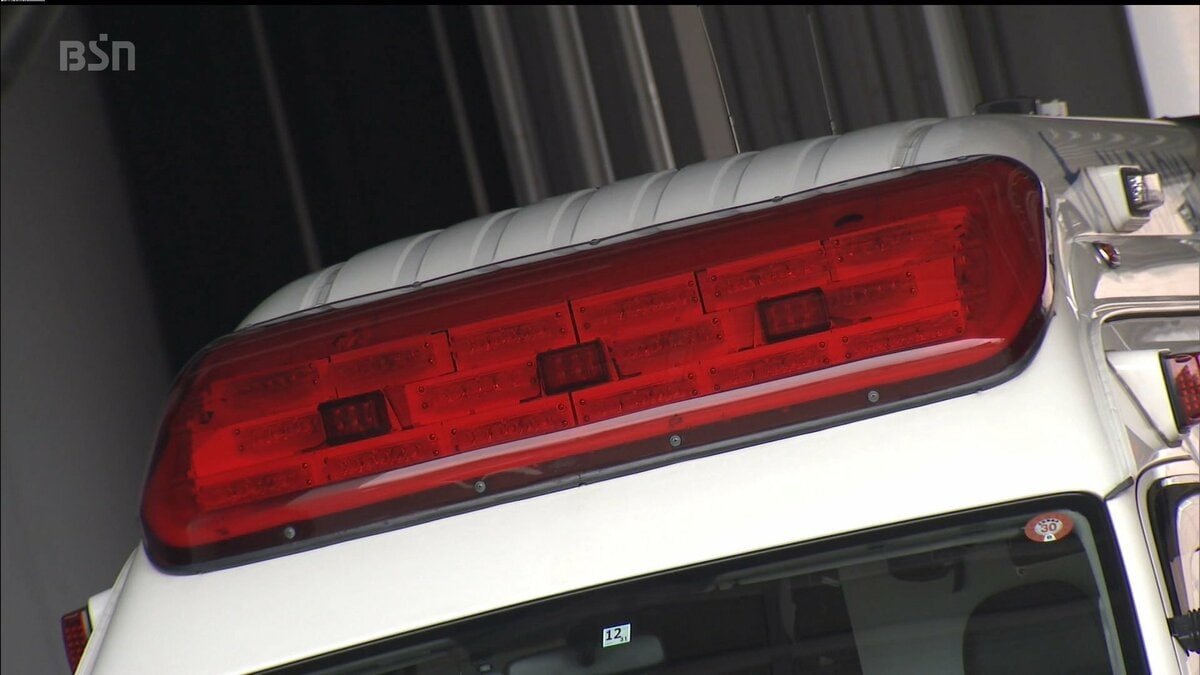 サムネイル_トラクターの下敷きになり84歳男性が死亡　近くには農道から田んぼに落ちた跡　新潟・魚沼市