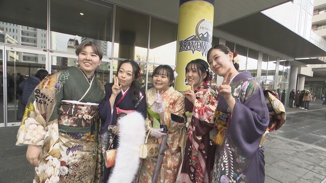 「様々な困難を乗り越えていく」若者たちが決意新たに　二十歳の門出を祝う成人式　長野市|TBS NEWS DIG