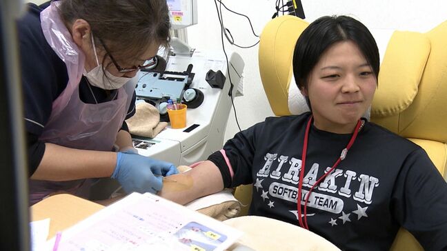 平林金属ソフトボール部の選手ら約30人が献血　「僕も行ってみようかなと思う人がちょっとでも」【岡山】|TBS NEWS DIG