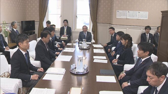 新年度予算案の採決日程めぐり与野党の攻防激化