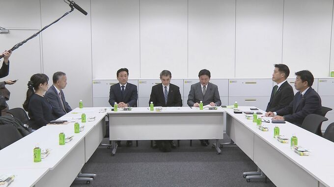 小学校給食無償化へ制度協議　自維公　今月中旬の合意めざす