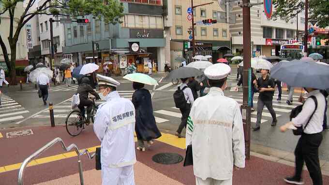 １時間で自転車１５人に「警告票」警察官４００人が“逆走・傘さし”取締り　|　福岡のニュース｜RKB NEWS｜RKB毎日放送