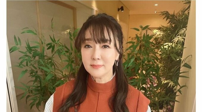 浅野ゆう子さん　「デビューしてから、まる50年」　思い綴る　「何かさせていただこうかなぁ〜なんて、考えています」|TBS NEWS DIG