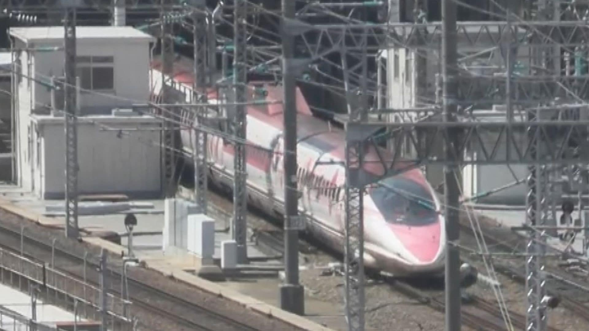 ハローキティ新幹線」が最終運行 ピンクの車体が西日本を駆ける 指定席