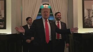 「トランプは現代のヒトラーだ」市民団体がワシントンへの州兵派遣などに抗議 レストラン訪れたトランプ氏を待ち受けて| TBS CROSS DIG with Bloomberg