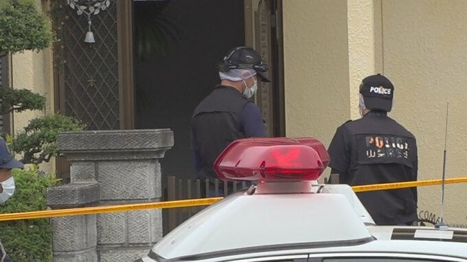 「手で首を抑えつけた」同居女性の死因は首を圧迫された窒息死　80歳の男を送検　|　山梨のニュース | ＵＴＹテレビ山梨