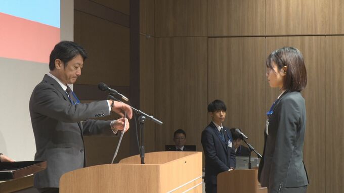 内定率85%超の売り手市場 企業選びの決め手は「働きやすさとやりたいこと」 クスリのアオキで内定式|TBS NEWS DIG