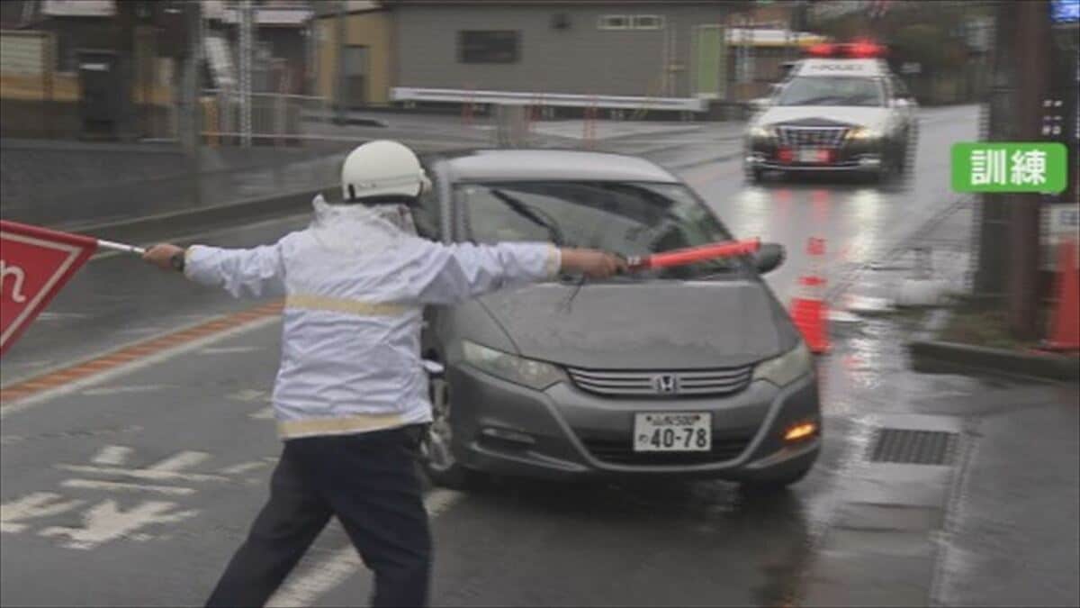 「有事の際は迅速、的確に対応したい」トクリュウを想定　県境を越えて逃走する犯人を確保する合同訓練　山梨と神奈川３つの警察署