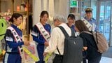埼玉県戸田市を拠点とする女子ソフトボールチーム「戸田中央メディックス埼玉」の選手3人が埼玉県警蕨署の一日署長 交通ルールの徹底を呼びかけ|TBS NEWS DIG