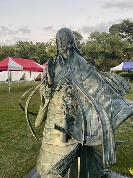 ゲーム「刀剣乱舞」登場の江雪左文字像が破損 数珠の房に被害 警察に