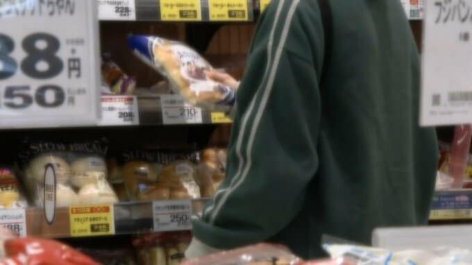 万引き夫婦か　スーパーで寿司･菓子･アイスなど食料品21点盗んだ疑い　ともに無職の43歳夫と31歳妻を逮捕　容疑認める　|　福岡のニュース｜RKB NEWS｜RKB毎日放送