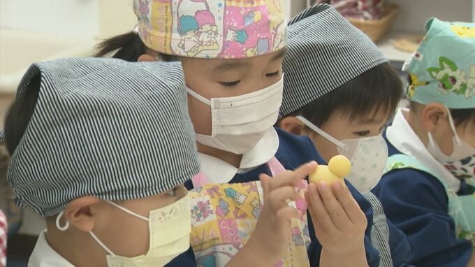 幼稚園児が和菓子作りに挑戦 職人が腕前を披露する背景には「和菓子職人不足」も|TBS NEWS DIG