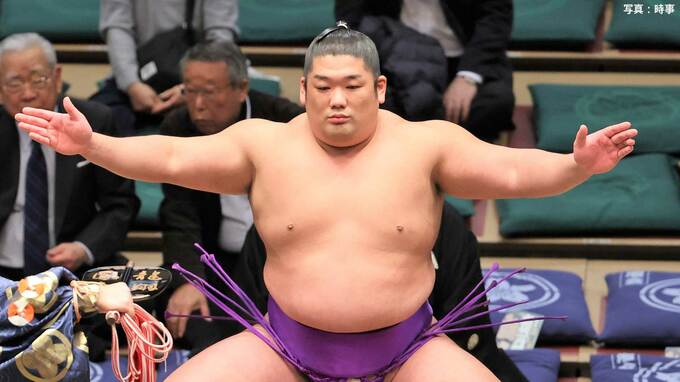 尊富士が豊昇龍に敗れ連勝「11」でストップ...大鵬の記録更新ならず、初黒星も単独トップは変わらず【大相撲春場所】|TBS NEWS DIG
