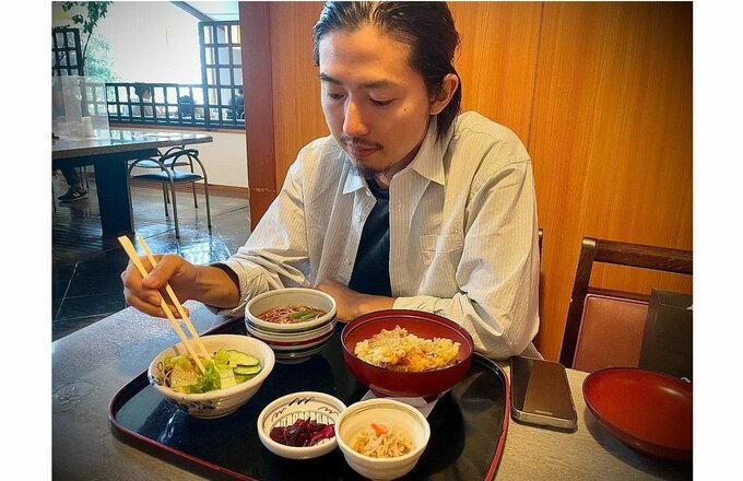 手塚理美さん　俳優次男との写真に反響　「ランチはお蕎麦屋さんへ」|TBS NEWS DIG