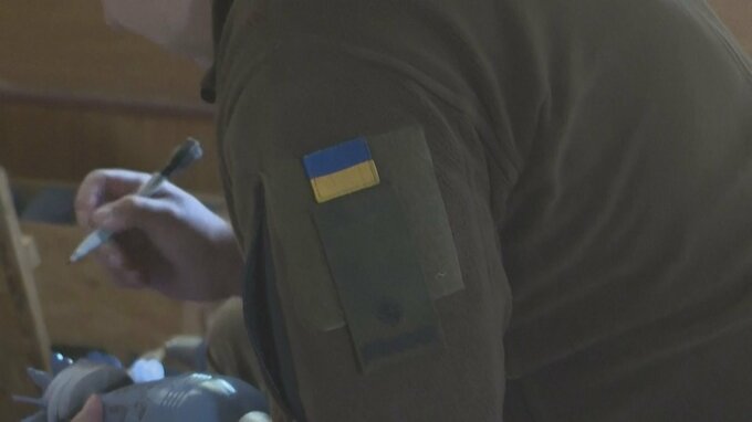 徴兵逃れ ウクライナから2万人出国　英BBC報道