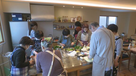 「がん患者と家族を孤立させない」余命半年の夫の遺志継ぎ10年 金沢市の女性と仲間たちの歩み「がん患者の居場所をつくる」 ステージ4・インストラクター「人生、手放さなくていい、あきらめなくていい」　|　石川県のニュース｜MRO北陸放送