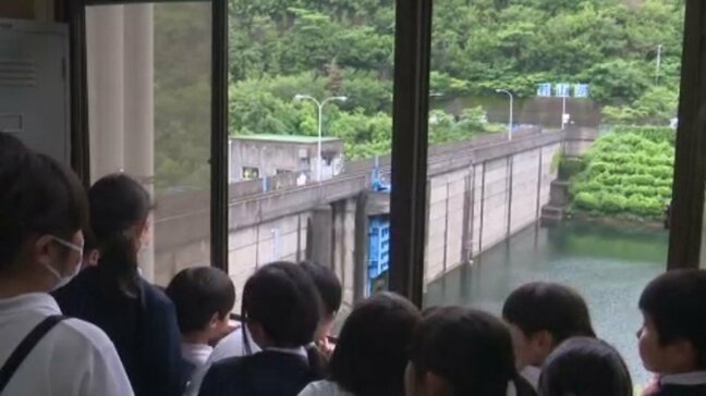 「ダムの中、初めて入った」 小学生がダム見学会で洪水被害を防ぐ仕組み等学ぶ 愛媛・宇和島市|TBS NEWS DIG