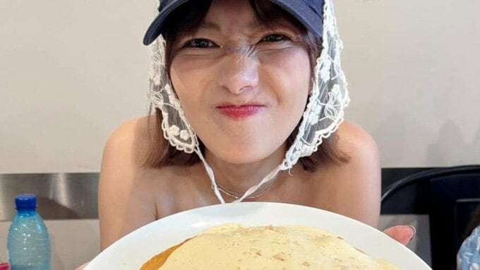 【 宮澤佐江 】パンケーキで身体隠してフォロワー騒然「#安心してください着てますよ」　ラニカイビーチで弾ける笑顔|TBS NEWS DIG