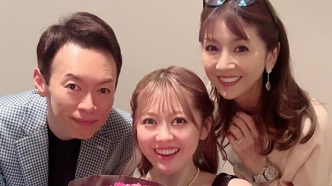 【君島十和子】23歳迎えた次女と夫と「素敵すぎる」親子3ショット 欠席の長女もインスタでお祝い|TBS NEWS DIG
