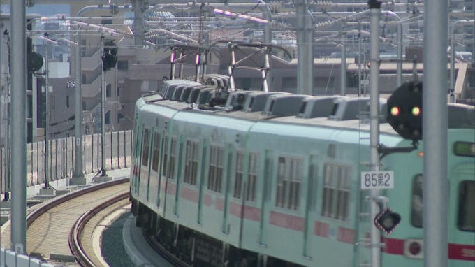 列車内でスマホを膝にのせて14歳女子中学生のスカートの内側を盗撮しようとしたか　「間違いありません」59歳会社員の男を現行犯逮捕　|　福岡のニュース｜RKB NEWS｜RKB毎日放送