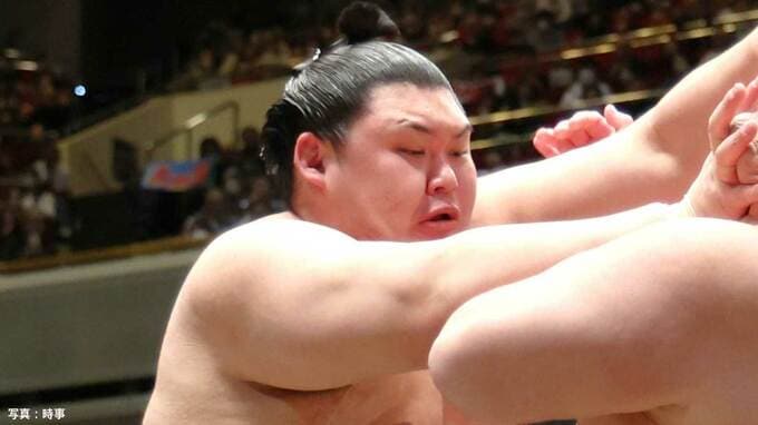 大の里、連敗止めトップ死守 ！ 豊昇龍、安青錦も2敗守り3敗は時疾風のみに【大相撲九州場所】|TBS NEWS DIG