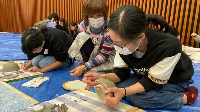 110人の小学生が陶芸や茶道に挑戦　大分市で日本文化を体験するイベント　　|　大分のニュース｜OBS NEWS｜大分放送