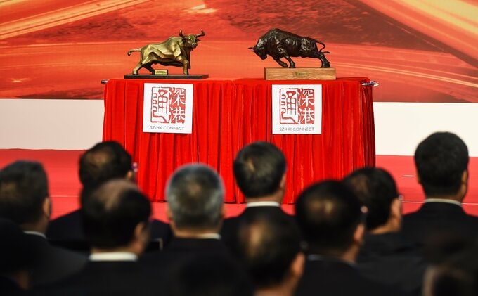 中国が海外株投資を突然締め付け、その理由は－なぜ今なのか