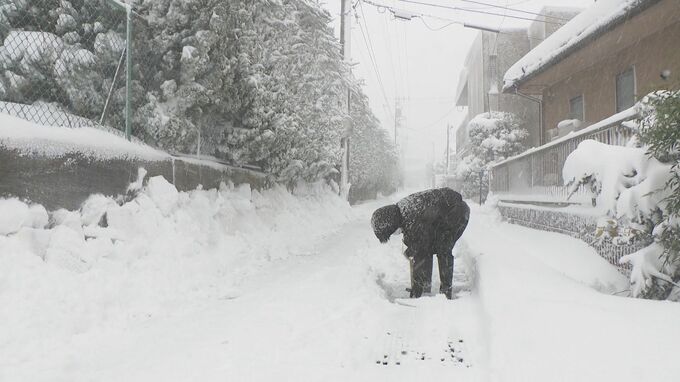 「全ての歩道を除雪となるとかなり大きなハードル」除雪基準引き下げも歩道まで行き届かず|TBS NEWS DIG