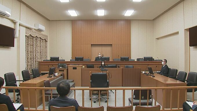 「車検切れで自賠責保険未加入のヴォクシーに別車両のナンバープレートを取り付けてまで運転しようとした」極めて悪質と検察側が指摘　小学生を横断歩道ではね、高校生をひき逃げ、無免許運転…3度逮捕の無職の男(75)に懲役3年6か月求刑|TBS NEWS DIG