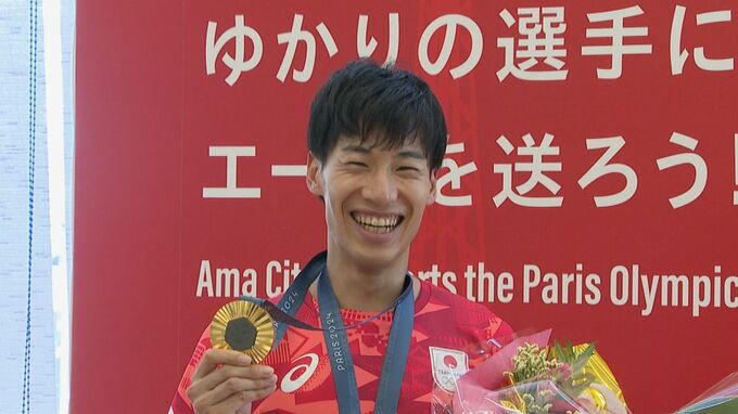 フェンシング 加納虹輝（26）が金メダルを報告　市長はメダルに緊張？  団体の決勝相手は「メンタルがすごかった」【パリ五輪】|TBS NEWS DIG