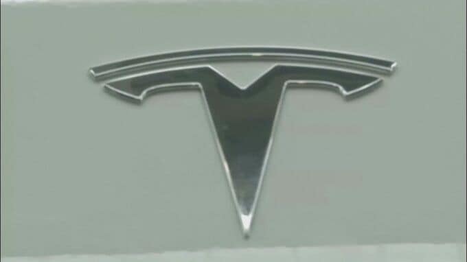 テスラ増収増益　ヒト型ロボット量産へ動き本格化へ