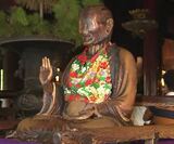 善光寺で盗難の「びんずる尊者像」5日ぶりに本堂内に再安置　長野|TBS NEWS DIG